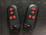 電子カードキーを携帯していれば、ドアハンドルやバックドアのリクエストスイッチを押すだけでドアの施錠・解錠気軽に出来ます。遠くはなれた場所からの操作も可能です。盗難防止のイモビライザー機能装備です!!!