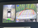【アラウンドビューモニター】専用のカメラにより、上から見下ろしたような視点で360度クルマの周囲を確認することができます☆死角部分も確認しやすく、狭い場所での切り返しや駐車もスムーズに行えます。