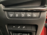 各種機能の切替スイッチは運転席パネル下に集約されています。任意で切り替え可能なため状況に合わせてお使いください。