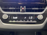 オートエアコンは温度を設定するだけで、自動で風量などを設定してくれます。運転しながら操作も必要ないので、安全性も向上します。
