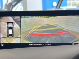 【360&deg;ビューモニター】専用のカメラにより、上から見下ろしたような視点で360度クルマの周囲を確認することができます☆死角部分も確認しやすく、狭い場所での切り返しや駐車もスムーズに行えます。