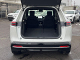 【パワーバックドア】スマートキーや運転席のボタンを押すだけでリアゲートが自動で開閉します!荷物を持っている時や、高い位置にあるバックドアを閉める際に便利な機能です♪