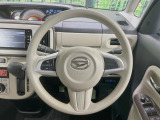 インテリアに合わせたデザインのステアリングは、運転される方のことも考え、運転しやすい形状、大きさです。是非一度、実際に触ってお確かめください。
