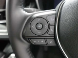 ステアリングスイッチ付き。手を離さずにさまざまな操作が可能です。