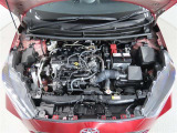 車にとって、とても大切な部分のエンジンルーム。綺麗に清掃済みで安心です。