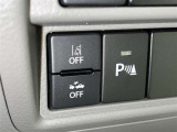 コーナーセンサーを車の前後に装備。障害物までの距離に応じて警告音を変えてお知らせ。縦列駐車時や駐車場・車庫などでの取り回しをサポートします。詳細は販売店スタッフまでおたずねください。