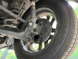 お車を安心してお乗りいただく為には、足回りの定期点検が欠かせません。サービスサポート(有償保証)では無料点検もご提供しており、安心のカーライフをお過ごしいただけるサポート体制が整っています。