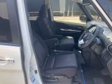 運転席。高さもちょうど良く乗り降りもしやすいです。