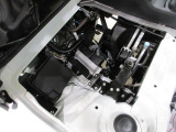 ダイハツのお店では、ダイハツ車を知り尽くしたプロフェッショナルが、専用の診断機器を使って各システムを点検しております。