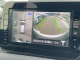上から見たような画像で車庫入れなどに便利なアラウンドビューモニター