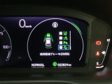 ホンダが推し進める総合先進安全装備のセンシング搭載! 衝突や斜線はみだしなどの危険が予測される時、センサーが警告。ヒューマンエラーを高度先進技術が補完してくれます。
