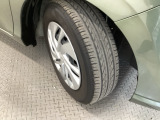 安全に走行するためには空気圧の確認をはじめ溝の深さ、ひび割れの等の点検が必要です。点検時に交換が必要と判断した場合は交換いたします。