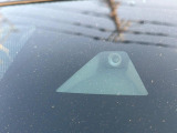 【エマージェンシーブレーキ】走行中に前方の車両等を認識し、衝突しそうな時は警報とブレーキで衝突回避と被害軽減をアシスト。より安全にドライブをお楽しみいただけます。