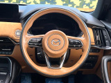 【純正革巻きステアリング】上質な革を使用することで、手にしっかり馴染みとても運転しやすいハンドルです♪