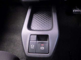 車が気になられましたらお電話かメールでお問い合わせください。他のお客様と商談が重なる場合が増えて来てますので事前にご確認ください。