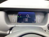 マルチインフォメーションディスプレイです。燃費や走行距離が分かり、半ドアなど車に異常がある際に警告してくれます。