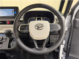 ステアリングスイッチ搭載!手を離さずに手元のスイッチで操作が可能。運転中、視線をそらさなくても操作ができて安全です!