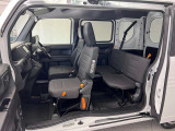 【車内ルームクリーニング済】専門スタッフにより車内はきれいにルームクリーニングを行っております。
