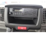 オートエアコン付です。簡単操作で快適に車内温度をコントロールします。