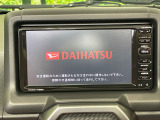 【純正ナビ】人気の純正ナビを装備しております。ナビの使いやすさはもちろん、オーディオ機能も充実!キャンプや旅行はもちろん、通勤や買い物など普段のドライブも楽しくなるはず♪