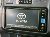 【純正ナビ】人気の純正ナビを装備しております。ナビの使いやすさはもちろん、オーディオ機能も充実!キャンプや旅行はもちろん、通勤や買い物など普段のドライブも楽しくなるはず♪