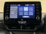 ディスプレイオーディオを装備。スマホとクルマをつなぐことで、これまでのナビに加えて、いろんなサービスが楽しめます。