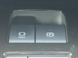 電動パーキングブレーキを搭載。スイッチ操作でパーキングブレーキを作動・解除することが可能ですので、操作の力が不要ですよ♪