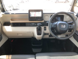 【インパネ全体】手が届きやすく、どなたでも運転しやすいです。シンプルで使いやすい設計になっています!