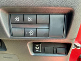 運転席右側には電動スライドドア等各種スイッチが集約されています!!