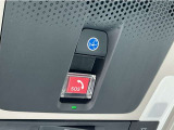 緊急時に「緊急通報ボタン」を押すと緊急サポートセンターにつながり、オペレーターが警察・救急への取次ぎを行います。(ご利用にはHonda Total Careプレミアムのお申込みが必要です)