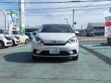LEDヘッドライト装着車なので、夜間走行も明るく安全な走行をサポートいたします