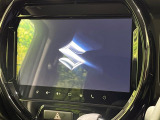 【メーカー9型純正ナビ】インテリアに溶け込むスタイリッシュな「専用設計」メーカーナビを装備♪視認性や操作性など基本性能にも優れ、より上質なカーライフをお楽しみいただけます。