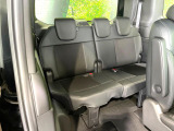 床下収納式のサードシートです。座席部分をコンパクトに収納でき、広大な荷室スペースとしてお使いいただけます!乗車人数や荷物の量など利用シーンに合わせて3列目を有効活用でき、とっても便利♪