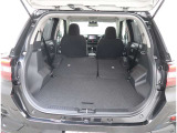 【トランクルーム】荷室の広さも十分です!シートアレンジでシートを畳めば長い荷物だって積めますね。シートアレンジの操作方法など、お気軽にご相談下さい。
