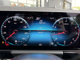 10.25インチディスプレイを採用。運転情報を見やすく先進的に表示します。