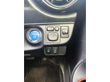 【夜間も安心】車両接近通報装置の一時停止スイッチ付き!深夜や早朝の住宅街など、静かに発進したい時に通報音をオフにできる便利な機能です。