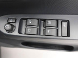 パワーウィンドゥ 運転席ドアスイッチ照明付です。電動格納ミラーも手元でワンモーションで可能です。
