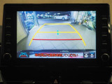 バックガイドモニターで、後方を確認しながら安心して駐車することができます。運転初心者も熟練者も必須の機能ですよ!