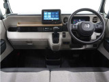 ◆視界広々で非常に運転しやすくロングドライブでも疲れを感じさせないすっきりとまとまったインパネ周りです。