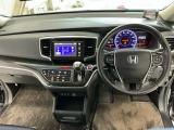 【前方視界】開放的な前方視界!運転がしやすく疲れにくいです♪窓が大きく、見通しがとっても良いおクルマですよ♪
