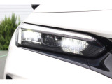 LEDヘッドライトは、ナイトドライブに安心のインフォメーションを与えてくれます。