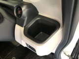 【ドリンクホルダー】こちらにドリンクホルダーがついています!
