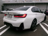 BMWプレミアムセレクション館林では、高年式低走行モデルからMモデル、年式が経ちなかなかディーラーでは見かけないモデルまで幅広いラインナップで認定中古車を取り扱っております。品質に自信があります。