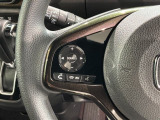 ステアリングにオーディオ操作スイッチが付いています。オーディオ画面に直接タッチしなくても操作が出来ますので、運転に集中できます。
