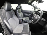 ゆったり室内で運転もしやすいです♪使い勝手の良い配置も考えられています!!