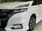 【LEDヘッドライト】悪天候や夜間走行時も良好な視界を確保し安心して運転できる高輝度LEDヘッドライトを装備!点灯速度が早く、消費電力も抑えられています。