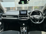 フロントガラスが大きく、ワイドな視界で運転もしやすくなるように設定されています。