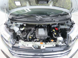 車にとって、とても大切な部分のエンジンルーム。綺麗に清掃済みで安心です。