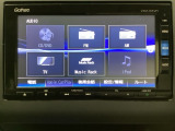 ナビゲーションはフルセグTV対応のGathers純正メモリーナビを搭載しています。Bluetoothオーディオ機能がありますので、スマートフォンなどの音楽も再生できます。