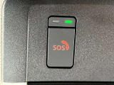 【SOSコール装備】急病時にコールスイッチON又はエアバック展開と連動し位置情報&センサー情報とともに専門オペレーターに繋がります。